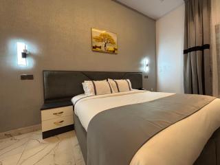 Regal Empire Luxury Hotel - 9