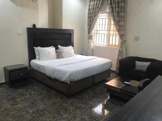 ADJ Royalty Hotel & Suites - 0