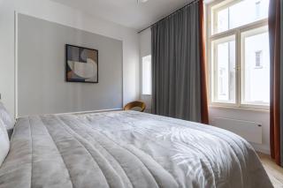 Charming 2-Bedroom Apartment in the Heart of Prague - 4