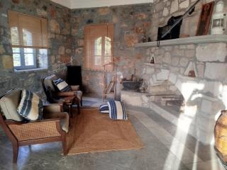 ANTARES, a stone mansion in Crete - 9