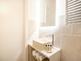 Palazzo della Torre 201– Modern Historic Apartment - 1
