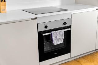 Modern 1 Bed with City Views in City Centre - 6