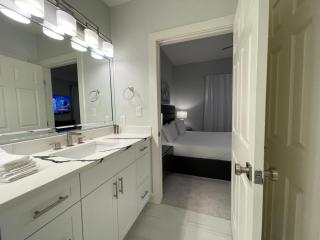 WorldQuest 3BR Condo 10 min to Epcot - 2