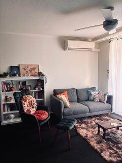 Welcoming cozy room for female only - 0