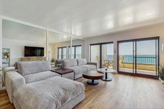 Oceanview condo with pool tennis courts beach access laundry & balcony - 0