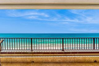 Oceanview condo with pool tennis courts beach access laundry & balcony - 0