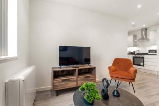 Bright & Spacious 1 Bedroom Apartment in Leeds - 6