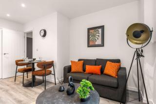 Bright & Spacious 1 Bedroom Apartment in Leeds - 4
