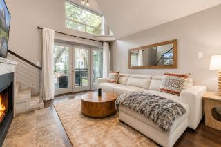 Sophisticated urban loft with king suite - 9