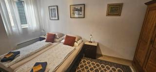Luxury Stone House T&J - Center! - 7