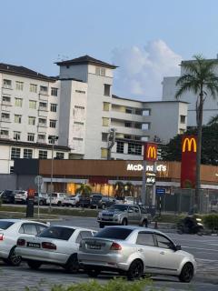 Piccadilly Greentown Ipoh by Jun - Panoramic City Views - Netflix - 6