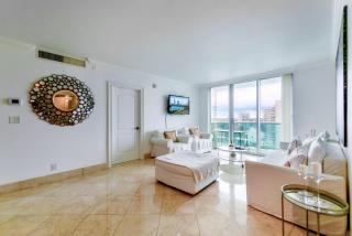 Prime Location Condo-Walk to the Beach-Pool - 2