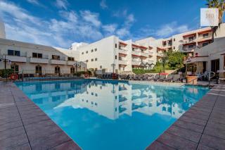 Modern St Paul's Bay Stay with Pool | Sleeps 4 - 5