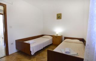 Peaceful stay with bbq and parking - 6
