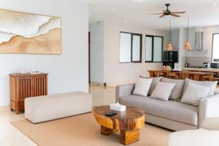 Chamomile Hill View Villa 6 Bedrooms With a Private Swimming Pool and a Movie Room - 2