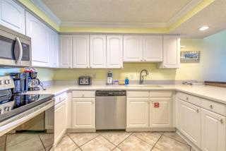 Beach House Condominiums A403 - Beachfront with Pool, Wi-Fi, & Beach Service - Destin - 9