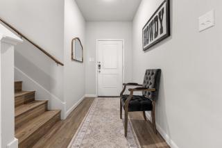 Modern Farmhouse Retreat w Patio Yard - 5