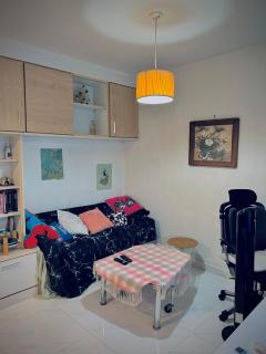 Cozy Poolside Condo Near BTS All Amenities - 1
