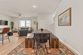 Spacious 3BR Retreat w Backyard Dining Lounge - 5