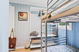 Sunset Shores - Sunflower Cabin #4 by Simple Life Rentals - 3