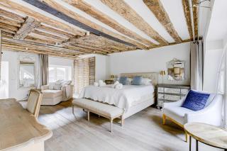 Classy Bourgeois - Chic 2 Bedroom Apt in Le Marais - 2