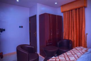 DonFleakies Hotels and Suites - 8