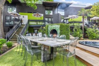 Spacious Retreat w Private Patio & Courtyard - Dallas - 3