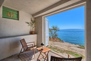 Villa Provencal - Beachfront Villa with Infinity Pool - 9