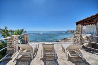 Villa Provencal - Beachfront Villa with Infinity Pool - 2