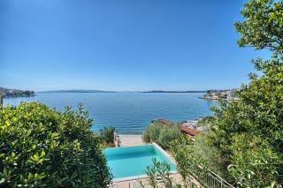 Villa Provencal - Beachfront Villa with Infinity Pool - 1