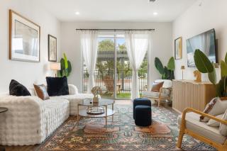 Modern 1BR Retreat w Pool and Patio Access - 8