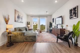 Modern 1BR Retreat w Resort Pool Stylish Living - 6