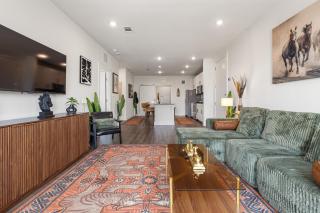 1BR Retreat w Resort Pool Stylish SAI 7205 - 5