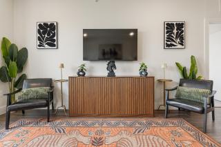 1BR Retreat w Resort Pool Stylish SAI 7205 - 3