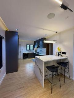 The Lenox Residence - 5