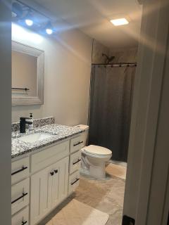 Cozy Lakeview Getaway, just minutes from the Water - 9