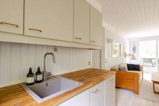 Colourful Details In Wooden House On Nature Plot - 3