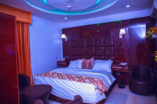 DonFleakies Hotels and Suites - 4