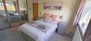 Near beach - Garden - Pets - Parking - Sleeps 4 - 7