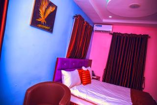 DonFleakies Hotels and Suites - 1