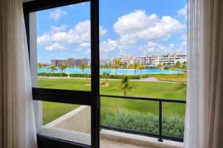 Lagoon-View & Balcony Resort-Style Pool & Beach - 8