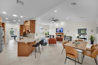 The Gold Standard - Luxury for Families & Friends - 4
