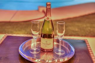 The Gold Standard - Luxury for Families & Friends - 5
