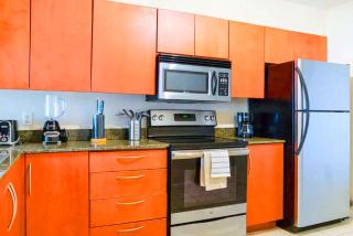 Free Parking - Ocean-View Condo - Pool - 2