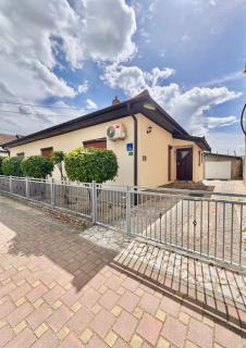 GOLD Apartman - Kuća za odmor - 0