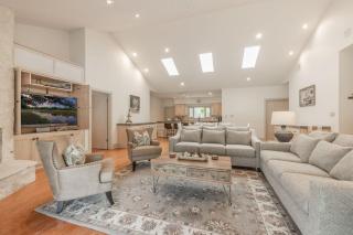 Pool, Tennis & Pickleball Ultimate Hill Country Retreat| Creek| Sleeps 10 - 6