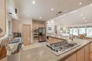 Pool, Tennis & Pickleball Ultimate Hill Country Retreat| Creek| Sleeps 10 - 1