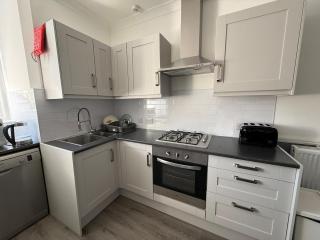 Newly refurbished 3BR - Bournemouth High Street - Beach 8 min walk - 2