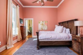 Unique Victorian Home in Llama Ranch - 1