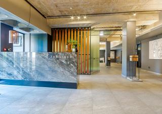 Sandton City Splendid Apartment 5 l Backup Power & Water l Walk 2 Sandton City & Mandela Square - 9